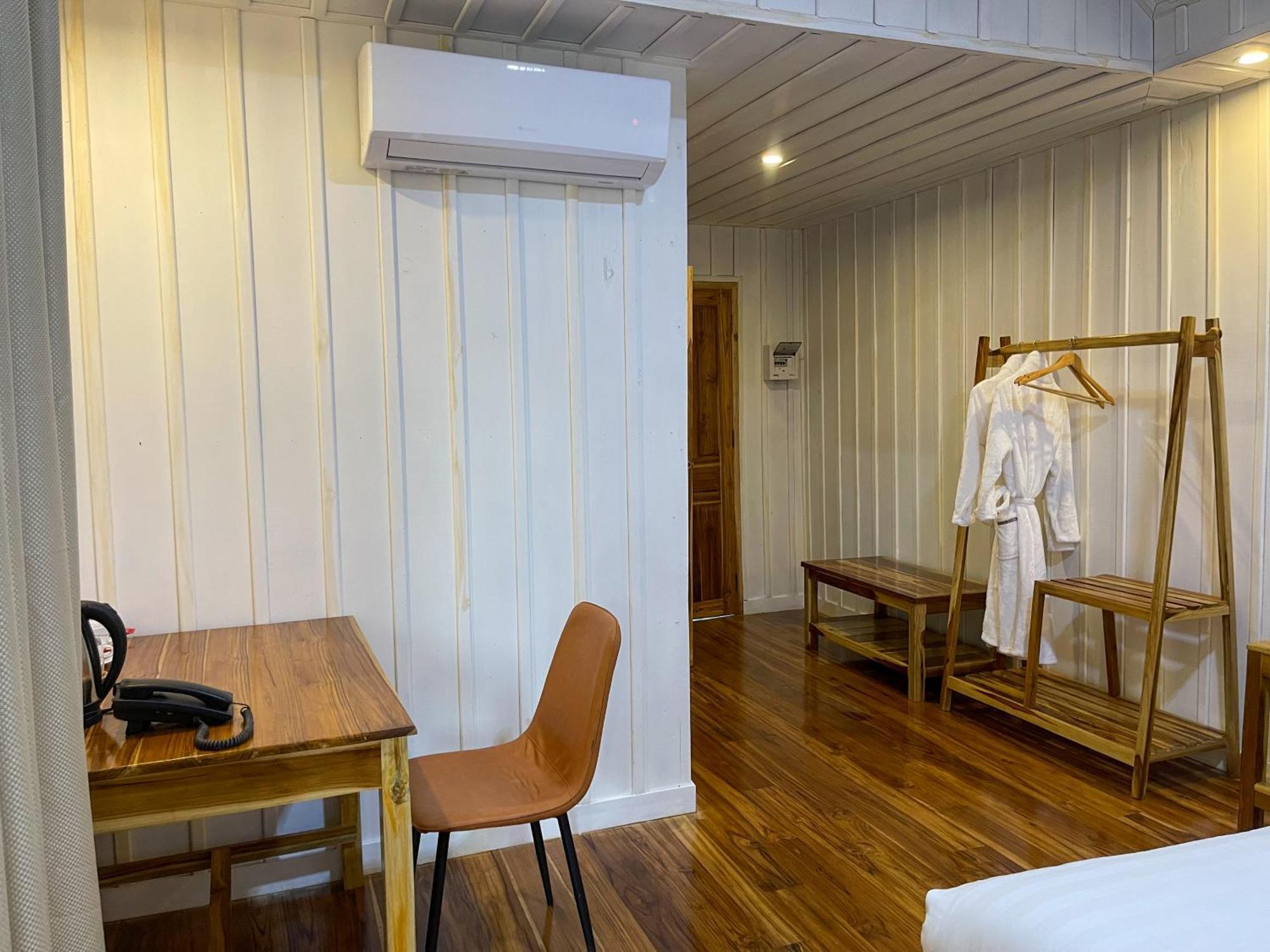Nongkhiaw The Float House Hotel Ngoại thất bức ảnh