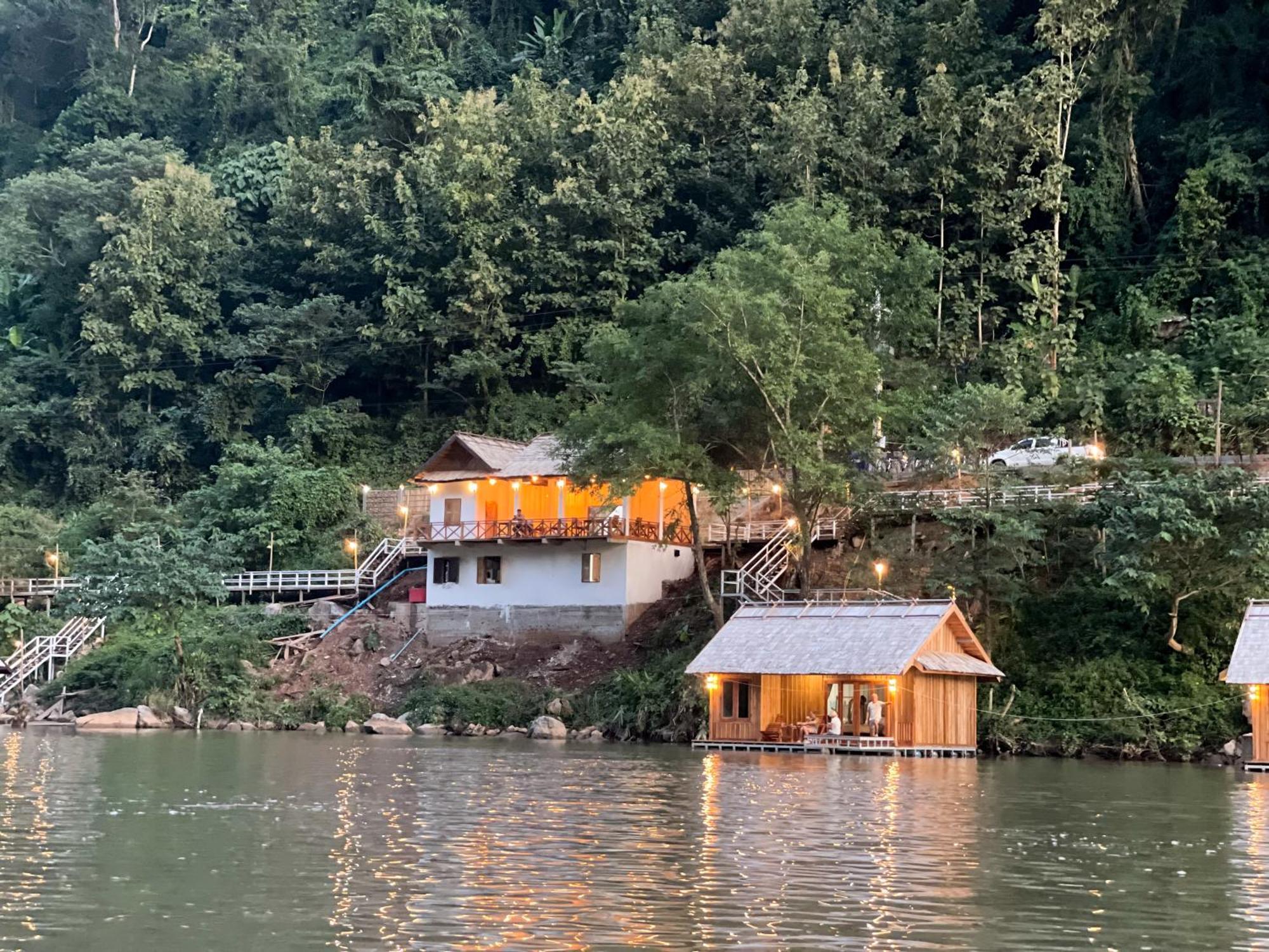 Nongkhiaw The Float House Hotel Ngoại thất bức ảnh