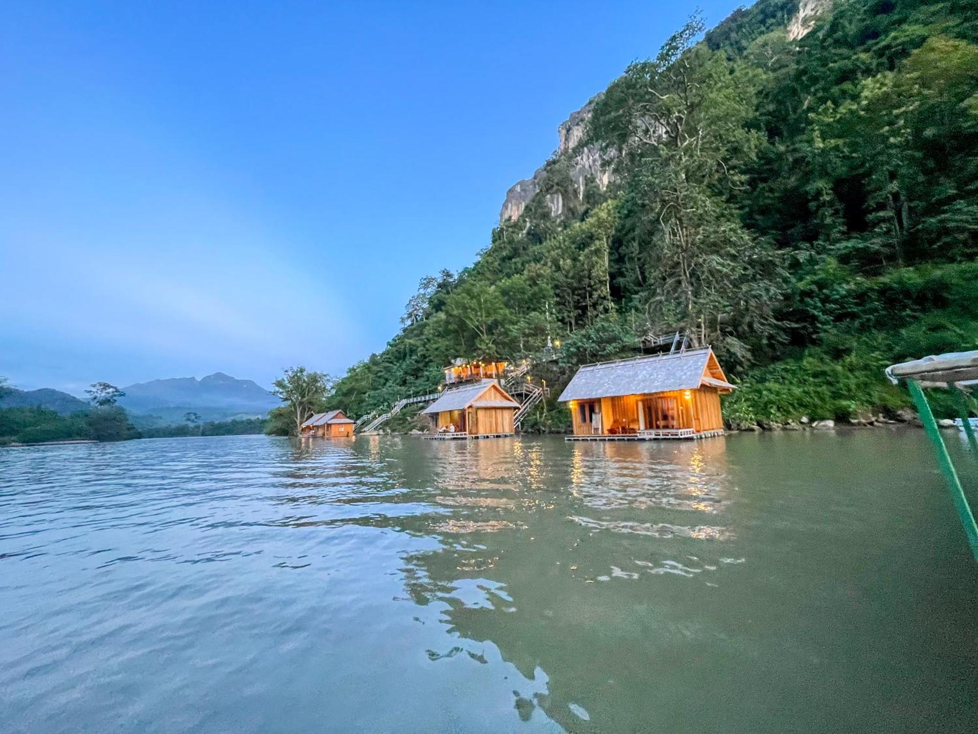 Nongkhiaw The Float House Hotel Ngoại thất bức ảnh